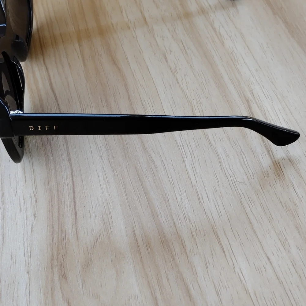 Diff Eyewear Noemi Bk-Gr238p Polarized Black Squa… - image 4